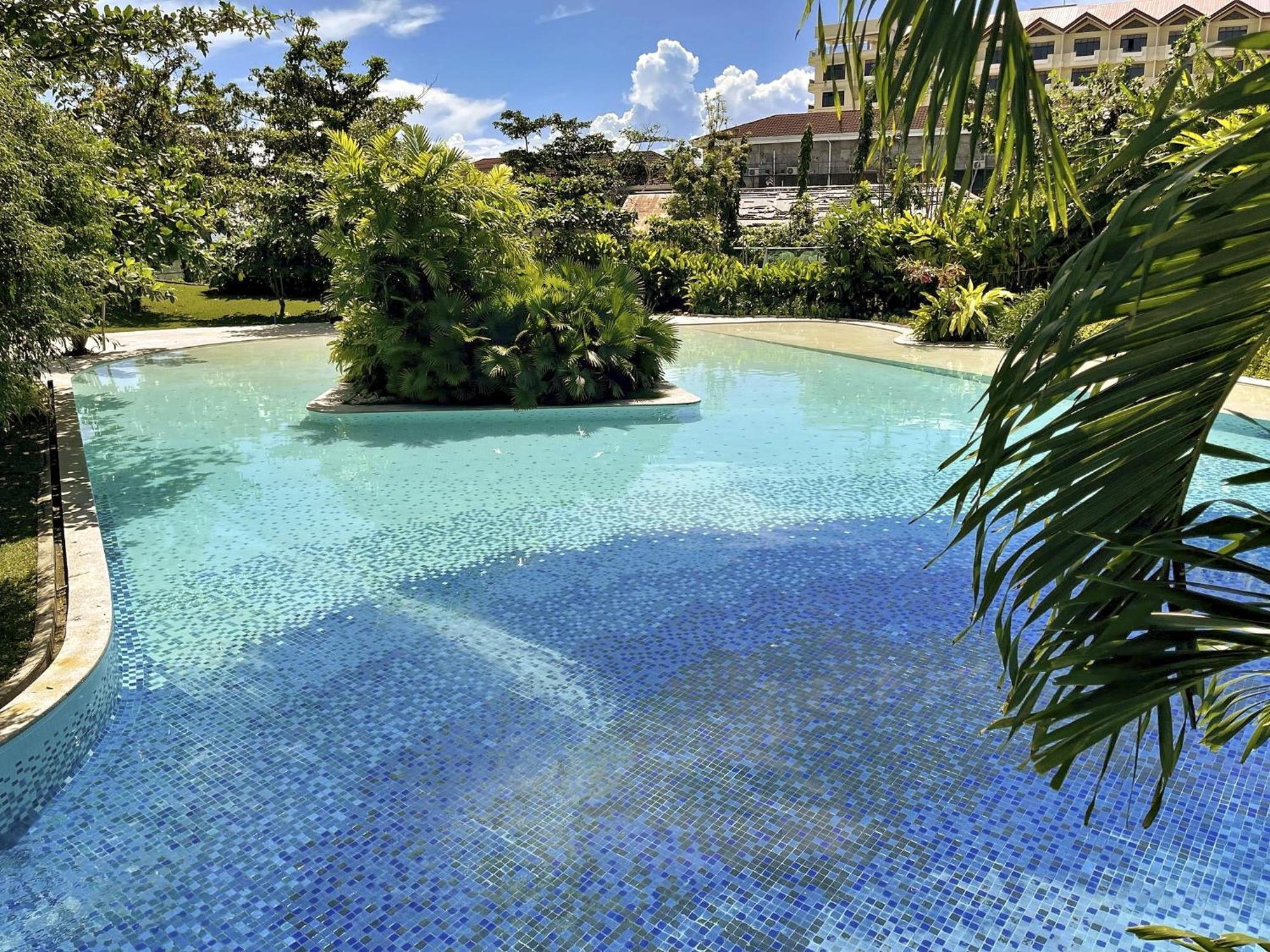 Dominiks Quite And Elegant Studio Ocean View Pool At Tambuli Resort High Floor Мактан Экстерьер фото